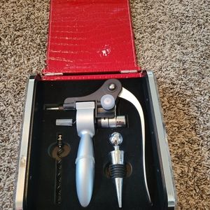 Wine bottle corkscrew set